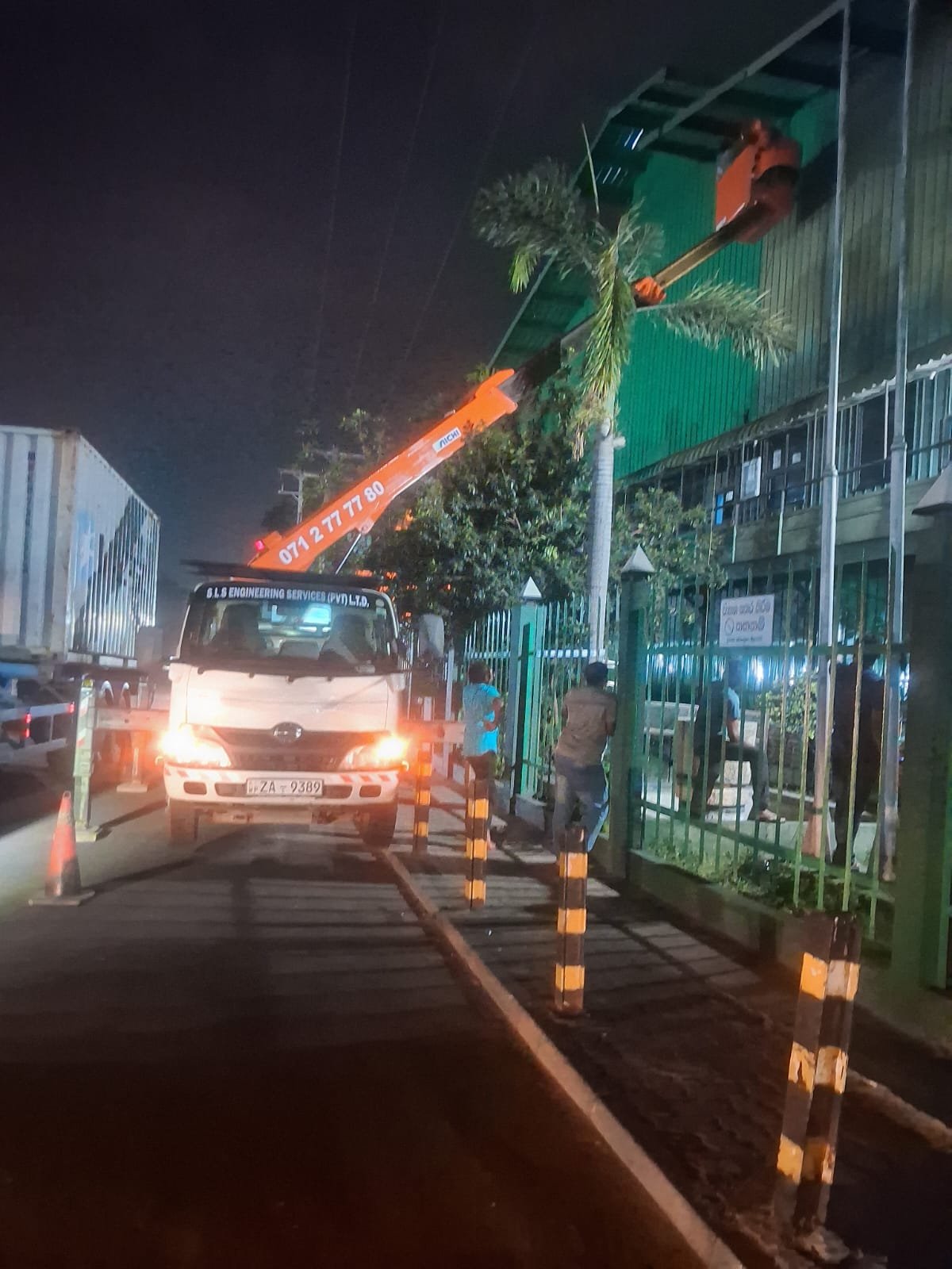 man lifting equipment Hiring services in Maharagama