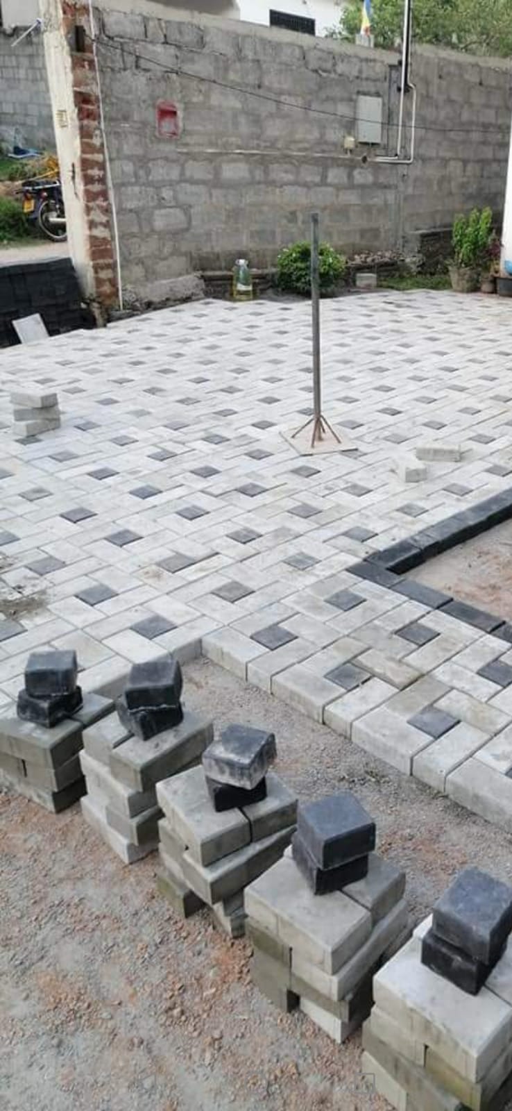 Other image 202508/interlock-designs-for-gardens-in-colombo-wedabima-5068b6045d.jpeg