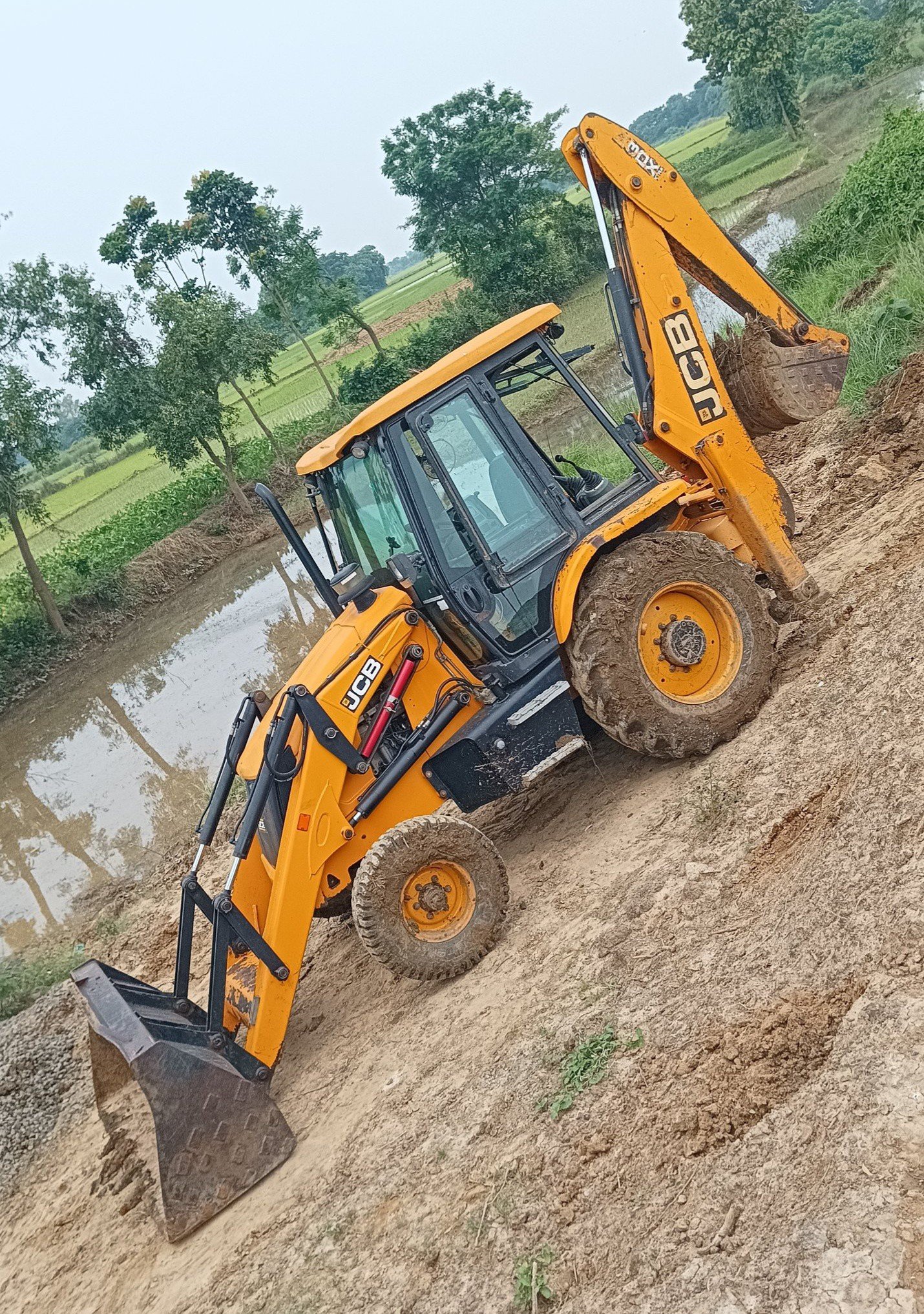 Other image 202508/jcb-for-hire-nugegoda-colombo-wedabima-bc30f6dd53.jpg