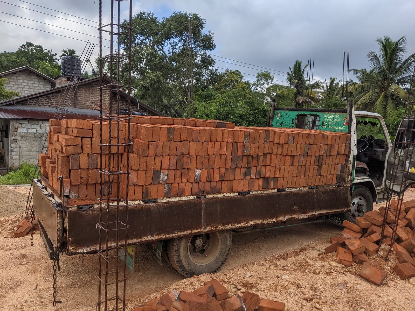 Other image 202508/red-bricks-price-in-rathmalana-wedabima-238ba64d2b.jpg