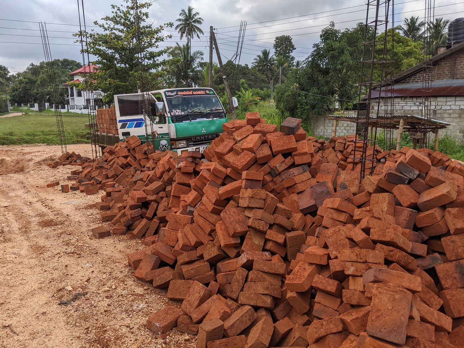 Other image 202508/red-bricks-price-in-rathmalana-wedabima-2fdd442a5f.jpg