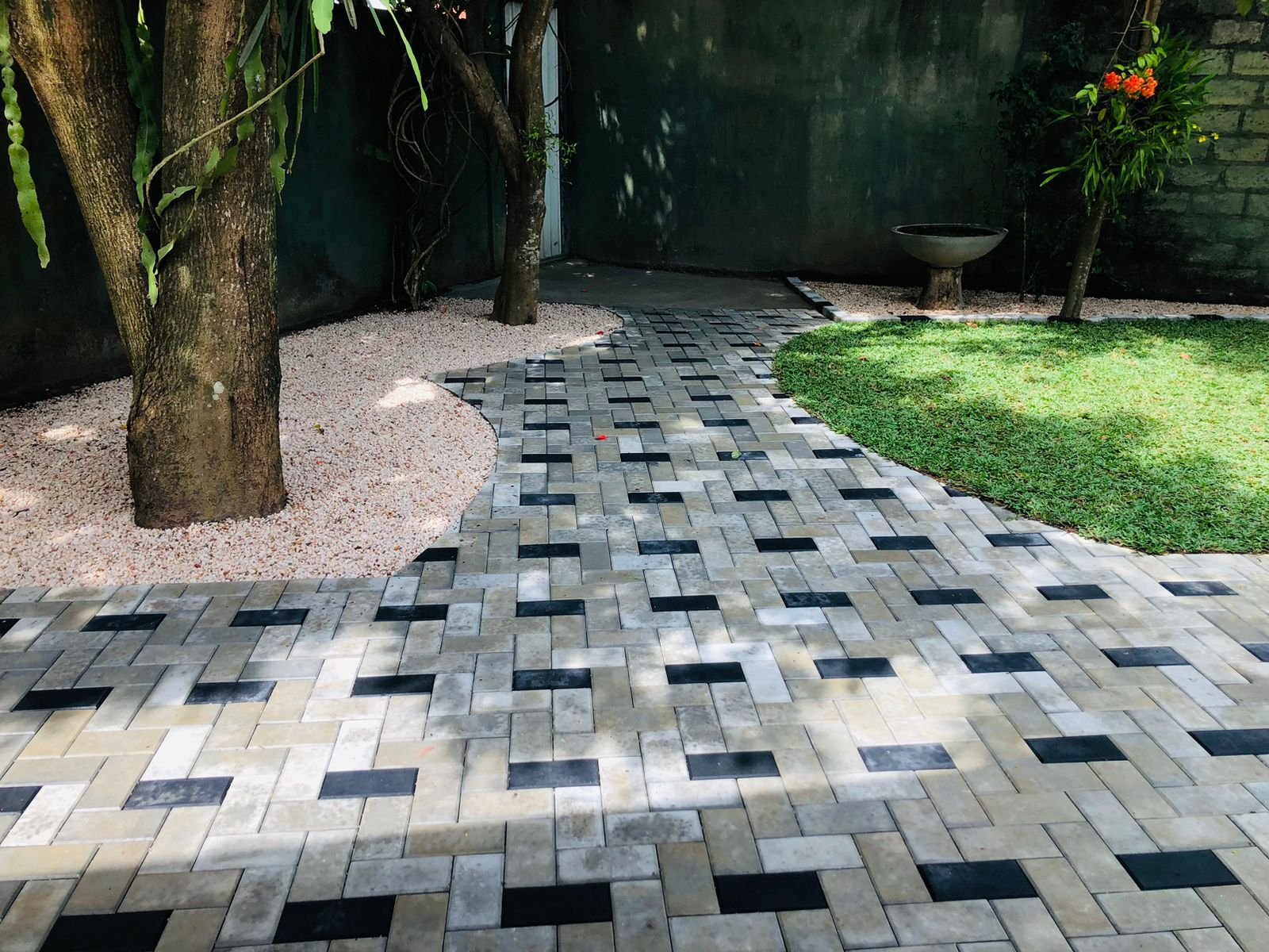 Other image 202509/interlock-paving-pannipitiya-colombo-wedabima-b9d8d1437a.jpeg