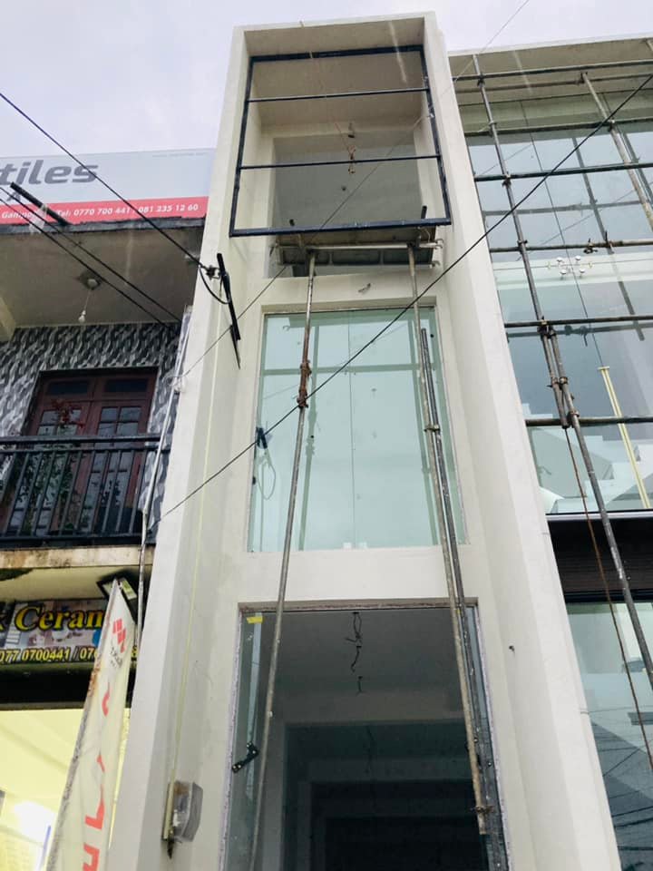 Other image 202509/tempered-glass-contractors-in-gampaha-colombo-wedabima-694838d1ef.jpg