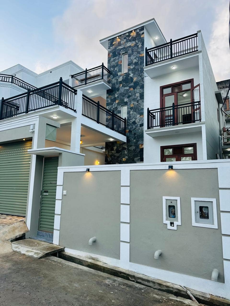 Other image 202510/lighting-electrical-fittings-kadawatha-colombo-wedabima-666a0b24a1.jpg