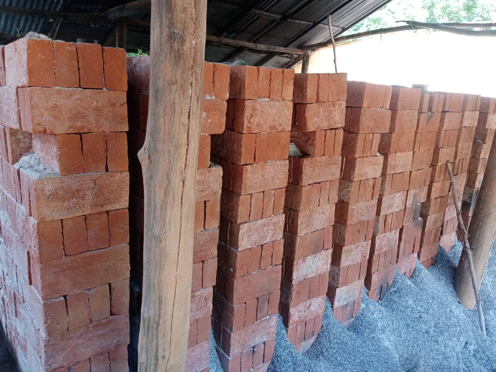 Other image 202510/sri-lankan-bricks-suppliers-and-manufacturers-monaragala-wedabima-6f22fbe2b7.jpg